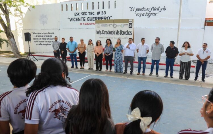 Lleva gobierno de Playa del Carmen la “Feria Conociendo mis Derechos” a estudiantes de la Secundaria Técnica 33