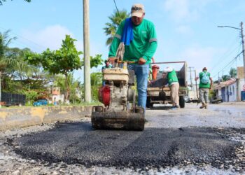 Avanza programa de bacheo en Puerto Morelos puesto en marcha por Blanca Merari