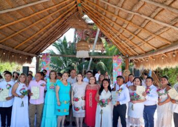 Celebra Isla Mujeres el 14 de febrero con la unión de 49 parejas formalizadas en las Bodas Colectivas 2025
