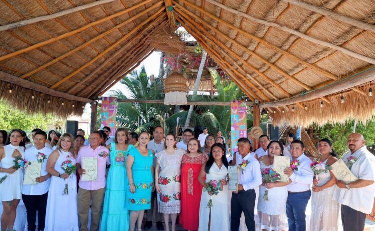 Celebra Isla Mujeres el 14 de febrero con la unión de 49 parejas formalizadas en las Bodas Colectivas 2025