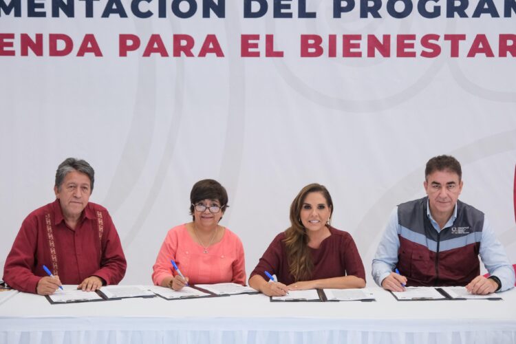 Mara Lezama firma Programa Vivienda para el Bienestar con Edna Vega