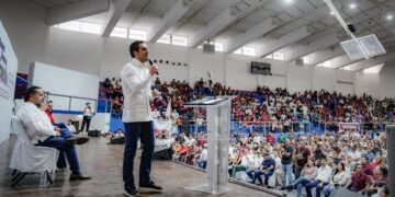 Con el pueblo de Playa del Carmen todo sin el pueblo nada: Gerardo Fernández Noroña