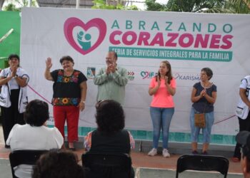 Ayuntamiento de Puerto Morelos lleva feria de servicios “Abrazando Corazones” a Leona Vicario