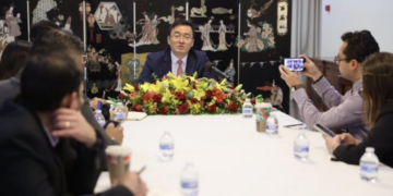 “El consumo del fentanilo es un problema de Estados Unidos", asegura China