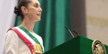 Lanza Claudia Sheinbaum alegato contra las presiones de Trump en el aniversario de la Constitución