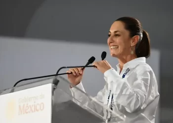 "México no está en venta, la patria no se vende": Claudia Sheinbaum
