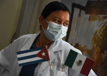 Seguirá la contratación de médicos cubanos para cubrir plazas: Claudia Sheinbaum
