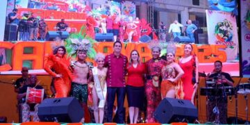 Isla Mujeres celebra con miles de asistentes la espectacular “Noche de Fuego” del Carnaval 2025