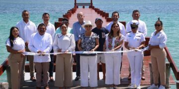 Entregan Mara Lezama y Blanca Merari el renovado muelle de pescadores 