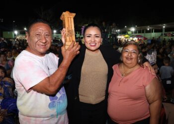 Felicita Blanca Merari a los Leonenses por su participación destacable en el Carnaval 2025
