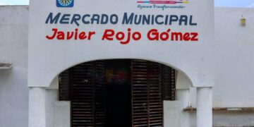 Gobierno de Isla Mujeres mejora imagen de los mercados municipales 