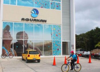 El larguísimo adiós de Aguakán