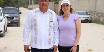 Atenea Gómez anuncia nueva obra de pavimentación en la calle de acceso al Colegio de Bachilleres Plantel Ciudad Mujeres