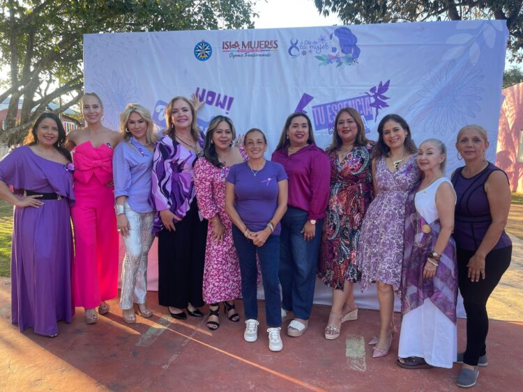 Gobierno de Isla Mujeres impulsa empoderamiento femenino a través de Conversatorio