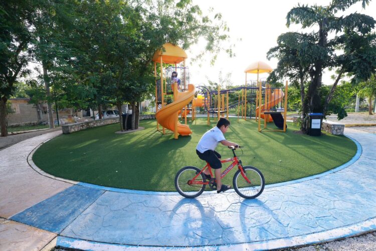 Atenea Gómez anuncia nuevos horarios en parques infantiles de Isla Mujeres