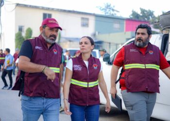Mantenemos permanentemente acciones de servicios públicos en la ciudad, comenta Ana Paty