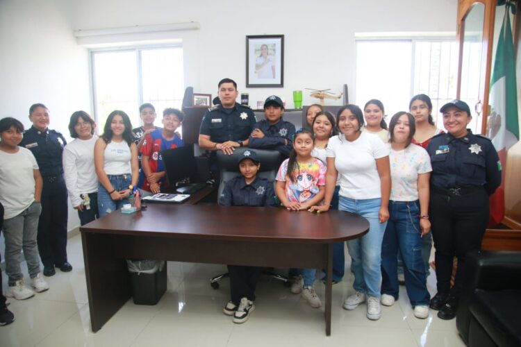 Gobierno de Isla Mujeres promueve proximidad social con las juventudes a través de Policía por un Día