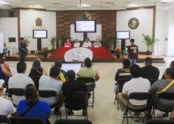 Caravana del SAT beneficia a más de 100 contribuyentes en Playa del Carmen