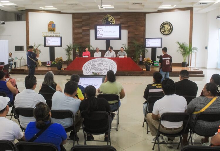 Caravana del SAT beneficia a más de 100 contribuyentes en Playa del Carmen