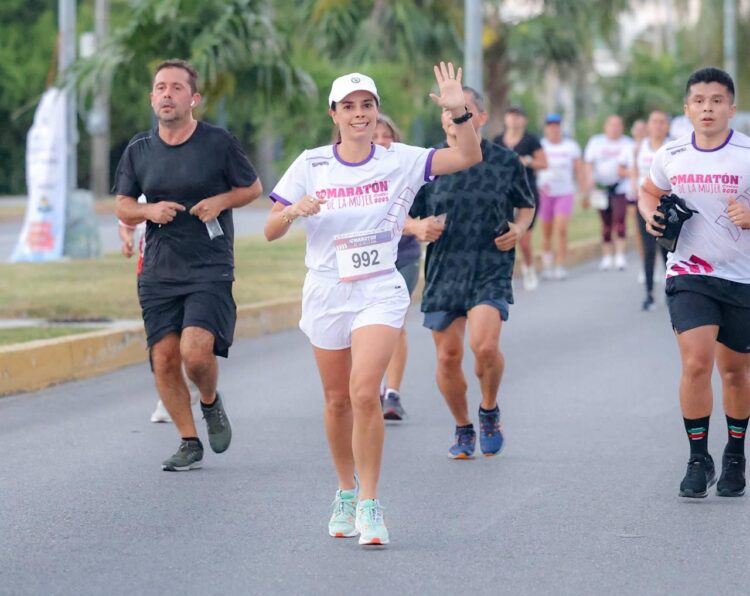 Ana Paty Peralta celebra décima edición del "Medio Maratón Internacional de la Mujer"