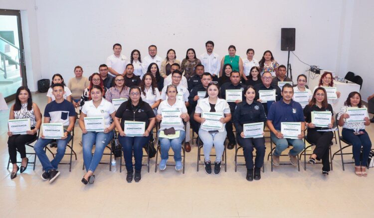 Blanca Merari destaca importancia de la capacitación para mejorar en el servicio público