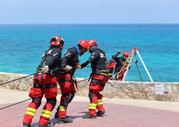 Isla Mujeres, sede del Examen Estatal de Rescate Vertical de la Brigada de Rescate Internacional Cancún