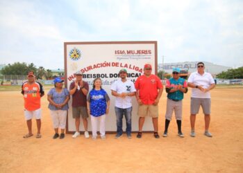 Inauguran en Isla Mujeres la Liga Municipal Dominical de Béisbol “Sebastián ‘El Pichino’ León”