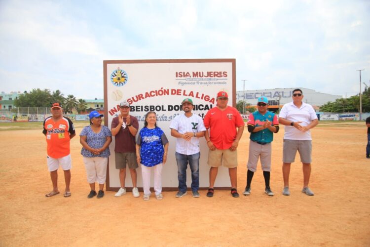 Inauguran en Isla Mujeres la Liga Municipal Dominical de Béisbol “Sebastián ‘El Pichino’ León”