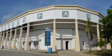 Transforma Estefanía Mercado imagen de parques e instalaciones deportivas con el color "Arena Playa"