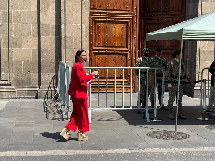 Arriban a Palacio Nacional empresarios para reunión con Claudia Sheinbaum