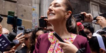 “El Gobierno ‘no protege a nadie, sólo al pueblo’, comenta Citlalli Hernández”