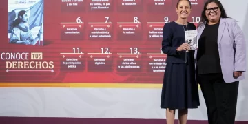 Recibe Claudia Sheinbaum cartilla de los derechos de la mujer en vísperas del 8M