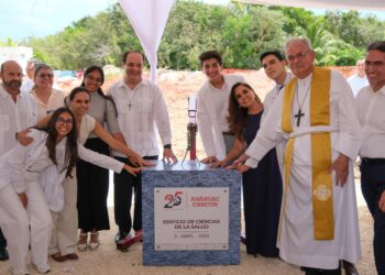 Inicia Mara Lezama construcción del edificio de Ciencias de la Salud en la Universidad Anáhuac Cancún