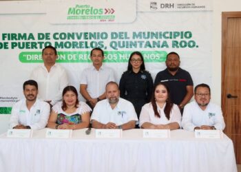 Ayuntamiento de Puerto Morelos y Universidad del Sur formalizan alianza para que trabajadores municipales mejoren su preparación académica