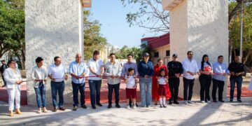 Estefanía Mercado rehabilita el parque Leona Vicario
