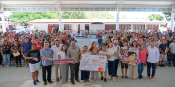Concluye Mara Lezama entrega de tarjetas de la beca “Rita Cetina”