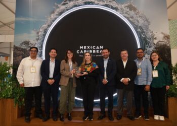 Galardonan a Playa Norte de Isla Mujeres en el marco del Tianguis Turístico de México