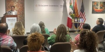 SRE: Incrementan consulados en EE.UU. un 21% atención a paisanos