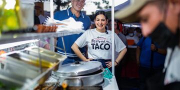 Inaugura Estefanía Mercado la “1ª Edición del Festival del Taco” en la Plaza 28 de Julio