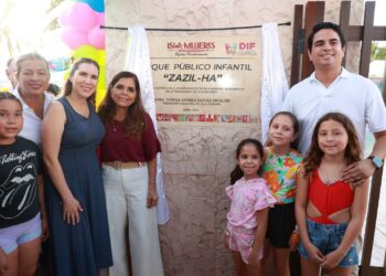Inaugura Atenea Gómez el Parque Zazil-Há, el primero con juegos de agua en Playa Norte