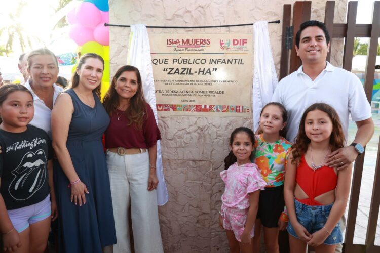 Inaugura Atenea Gómez el Parque Zazil-Há, el primero con juegos de agua en Playa Norte