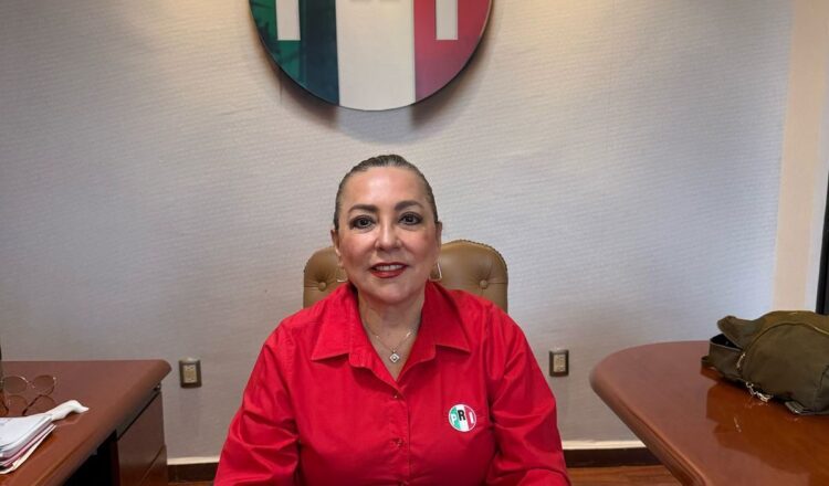 Titulación gratuita para estudiantes destacados de licenciatura, propone PRI