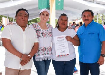 Realiza Atenea Gómez exitosa gira de trabajo en el poblado de Francisco May