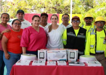 Entrega gobierno de Atenea Gómez luminarias en el kínder Isla Mujeres para mayor seguridad