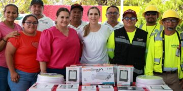 Entrega gobierno de Atenea Gómez luminarias en el kínder Isla Mujeres para mayor seguridad