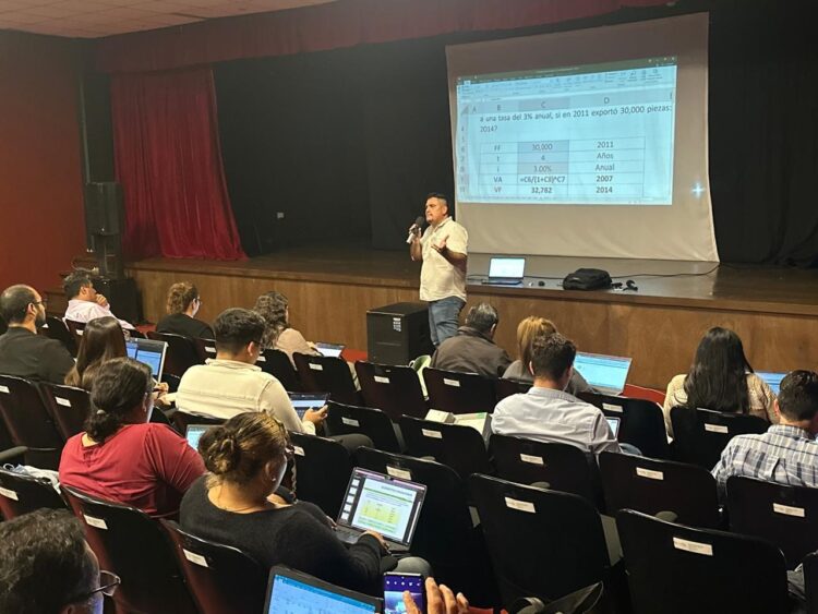 Concluye taller para profesionalizar a servidores públicos de Playa del Carmen