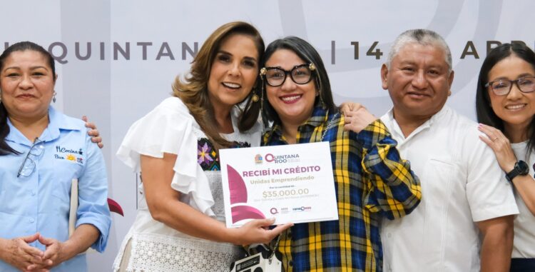 Mara Lezama entrega 20 créditos para crear micronegocios