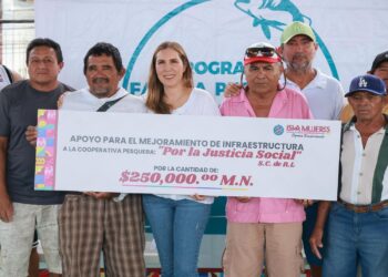 Encabeza Atenea Gómez segunda entrega del programa “Familia Pescadora 2025”