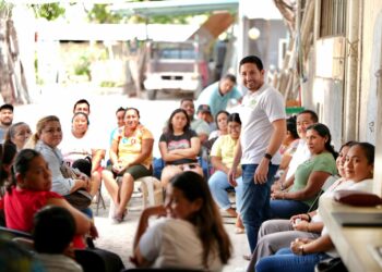 Se reúne Renán Sánchez con la familia Verde en Bacalar