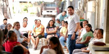 Se reúne Renán Sánchez con la familia Verde en Bacalar